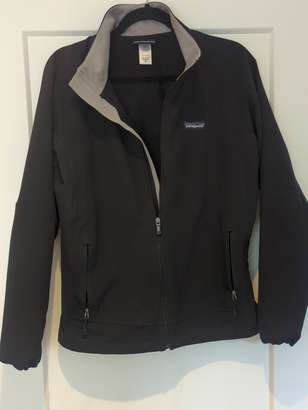 Patagonia Women's Black Softshell Jacket with Gray Lining